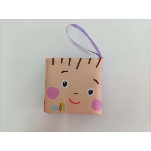 کتاب پارچه ای نی نی من قشنگه (تک زبانه)